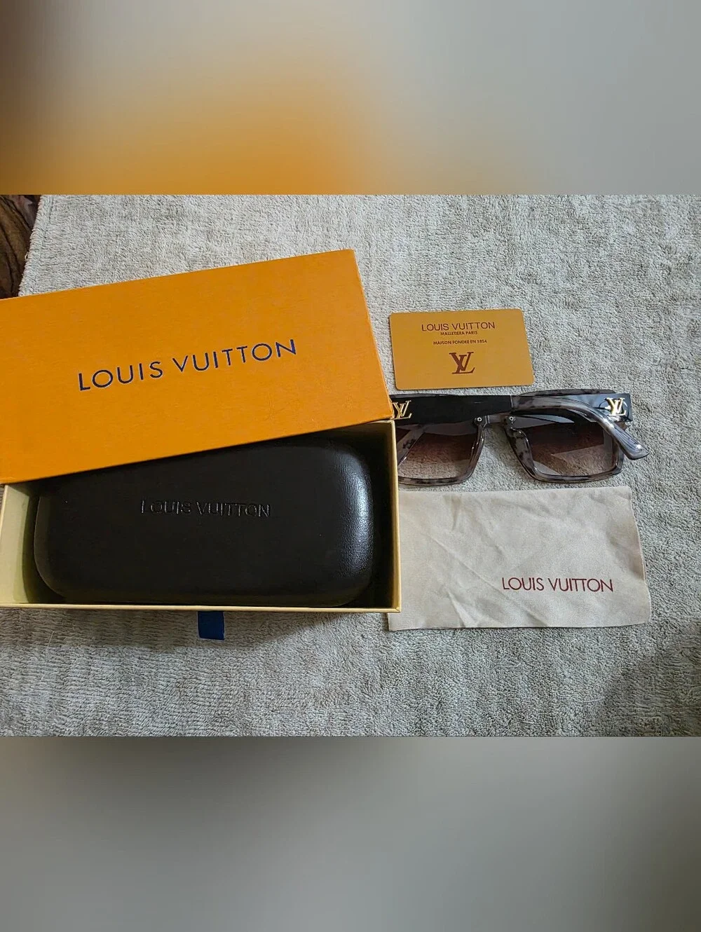 Fashion Brown Gradient Oversized Square Sunglasses